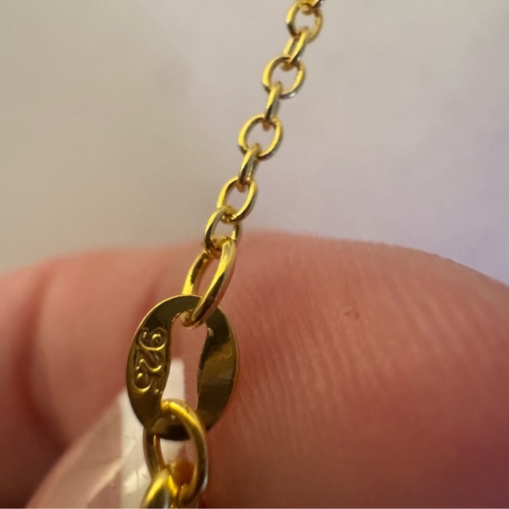 Elegant Black and Gold Pendant Necklace - Picture 7 of 7